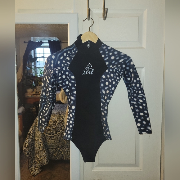 XCEL Women's Black and White One Piece Swimsuit - Picture 1 of 3
